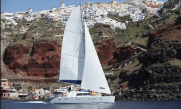 Private catamaran cruise santorini
